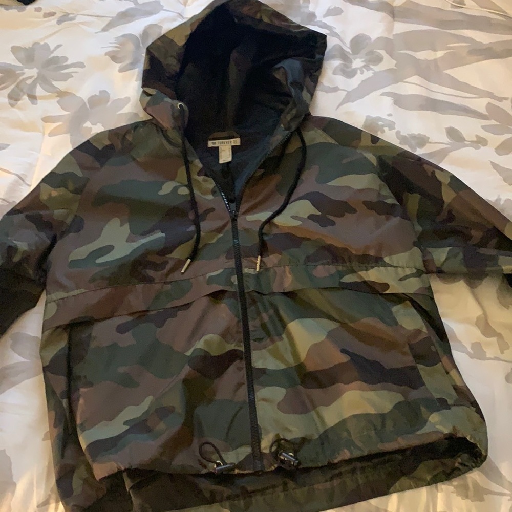 Camo windbreaker Forever 21